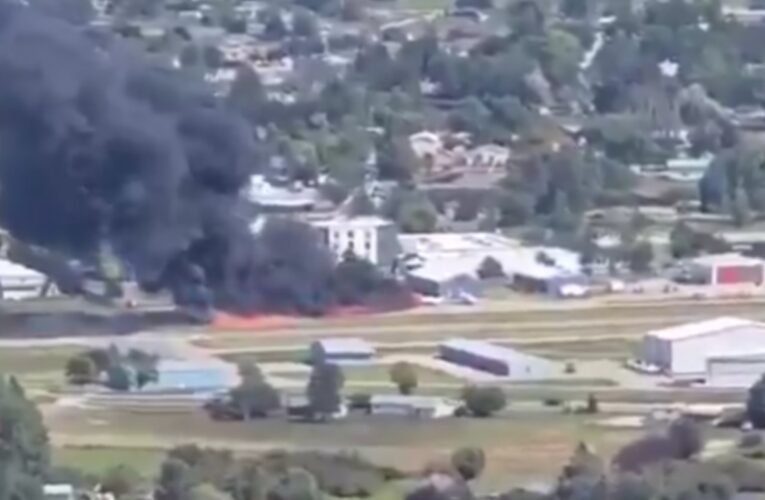 अमेरिका के मोंटाना में विमान हादसा: कालिस्पेल हवाई अड्डे पर सिंगल-इंजन सोकाटा TBM 700 टर्बोप्रॉप की टक्कर, चार यात्री सुरक्षित