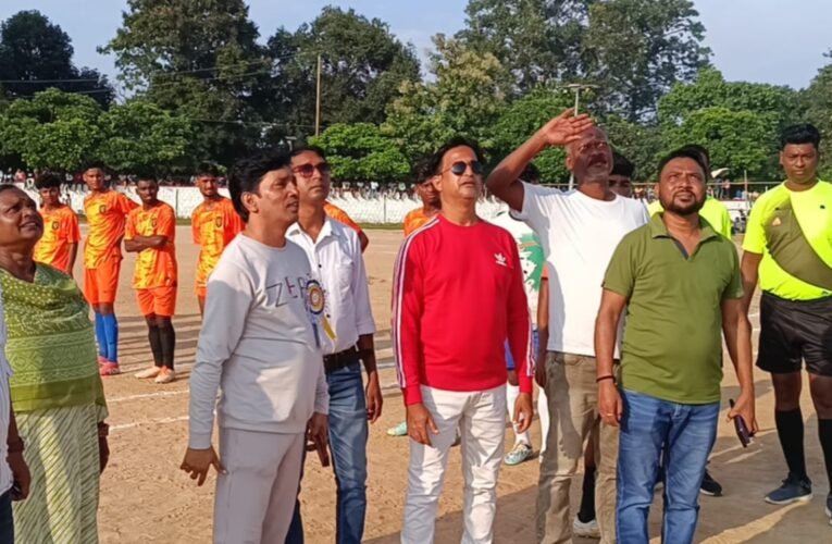 26वां वीर शहीद थॉमस सोरेगं फुटबॉल टूर्नामेंट: एस.ए. ब्रदर्स सबडेगा और जयदुर्गा एफसी 15 अगस्त को भिड़ेंगे फाइनल में।