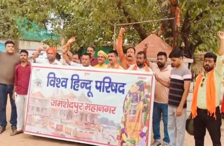 जमशेदपुर: साकची एमजीएम अस्पताल परिसर में हनुमान मंदिर और पीपल पेड़ हटाने के प्रस्ताव पर हिंदू संगठनों का तीव्र विरोध