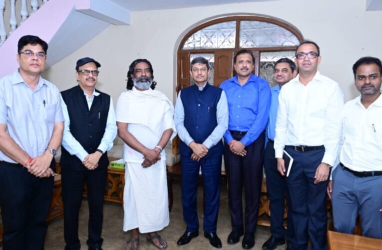 एनटीपीसी के शीर्ष अधिकारियों ने दिशोम गुरु शिबू सोरेन को दी श्रद्धांजलि