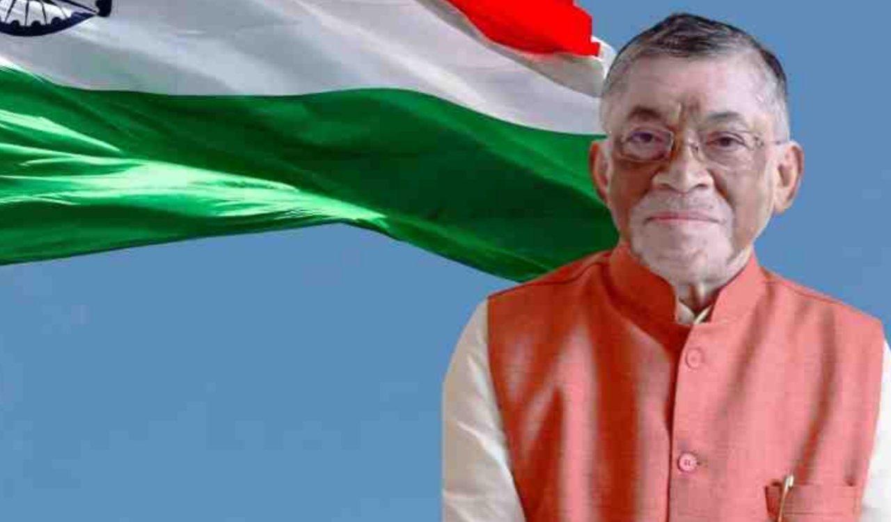 स्वतंत्रता दिवस 2025: रांची के मोरहाबादी मैदान में राज्यपाल संतोष कुमार गंगवार फहराएंगे तिरंगा, परंपरा में बदलाव 3 20250815 065544