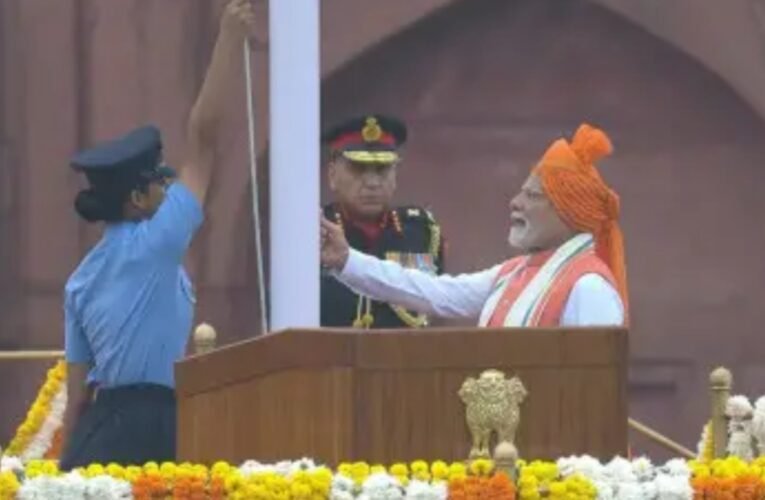 लाल किले से गूंजा देशभक्ति का स्वर, पीएम मोदी ने 79वें स्वतंत्रता दिवस पर दिए ये 15 बड़े संदेश