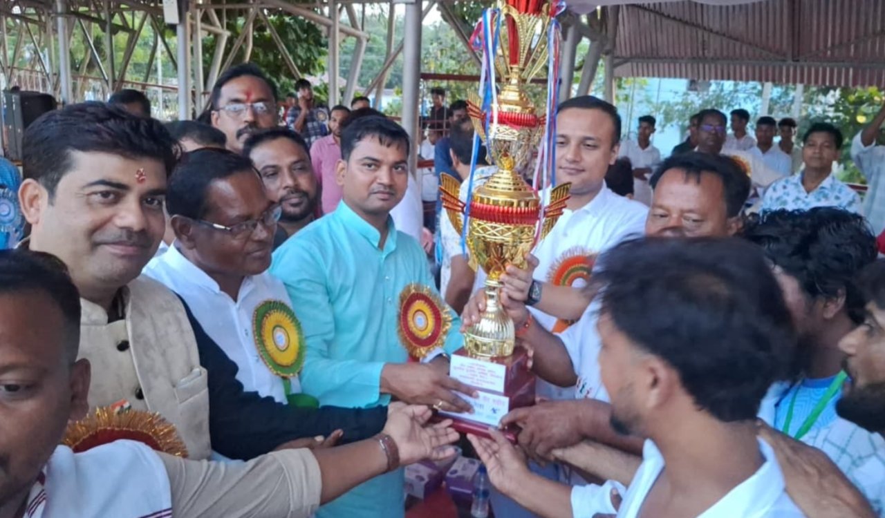 26वां वीर शहीद थॉमस सोरेंग अंतरराज्यीय फुटबॉल टूर्नामेंट: एस ए ब्रदर्स सबडेगा ने जीता खिताब 20250816_201833