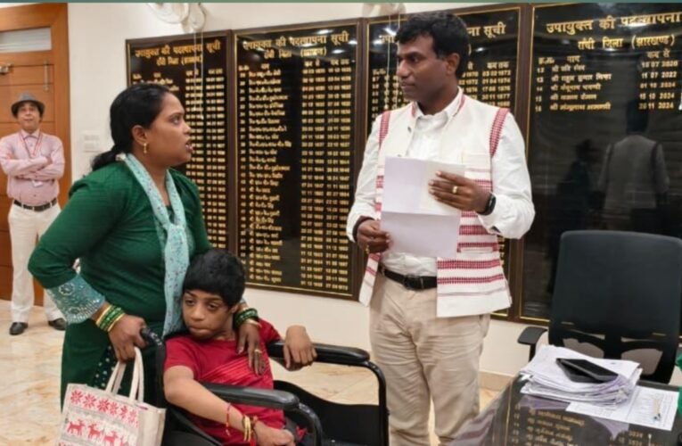 उपायुक्त मंजूनाथ भजन्त्री के जनता दरबार में फरियादियों को मिला त्वरित समाधान