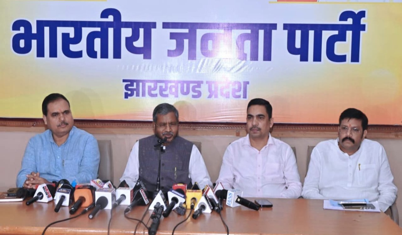 सूर्या हांसदा एनकाउंटर में बाबुलाल मरांडी का बड़ा आरोप : हत्या JMM के ख़ास हेमंत सोरेन के विधायक प्रतिनिधि के इशारे पर हुई , सीबीआई जांच की मांग, 20250824_182959