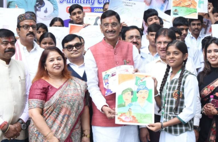 सांसद कला महोत्सव: बच्चों ने ऑपरेशन सिंदूर और पीएम मोदी के सैन्य प्रेम को पेंटिंग्स में उकेरा