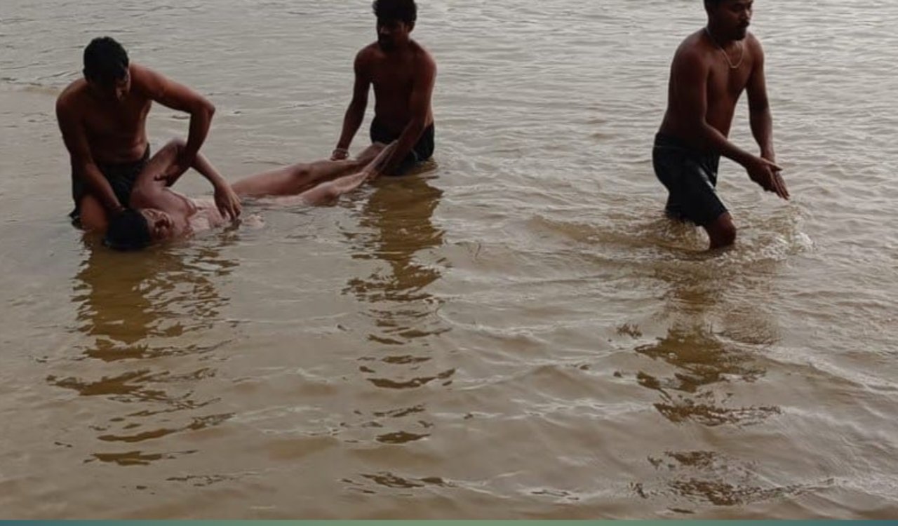 मयूराक्षी नदी में नहाने गए चार दोस्त डूबे, एक का शव बरामद, तीन की तलाश जारी 20250829_093633
