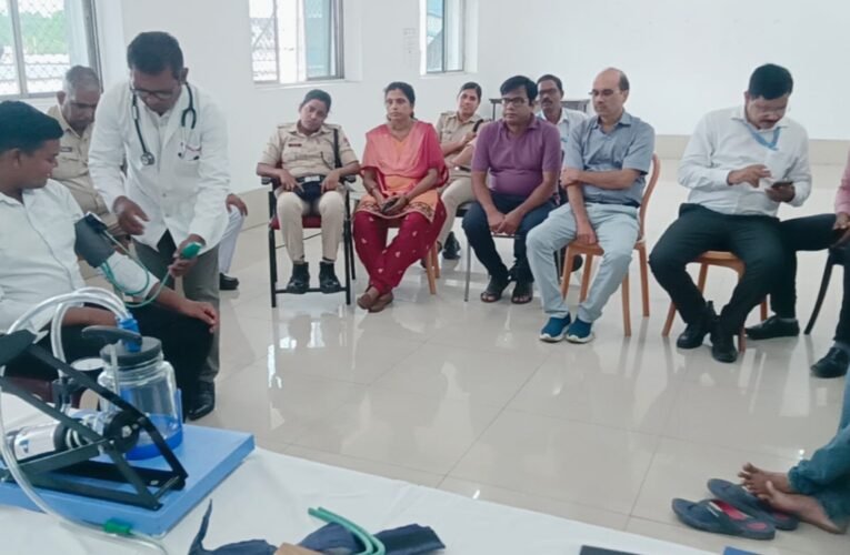 टाटानगर रेलवे स्टेशन में प्राथमिक चिकित्सा प्रशिक्षण शिविर का आयोजन