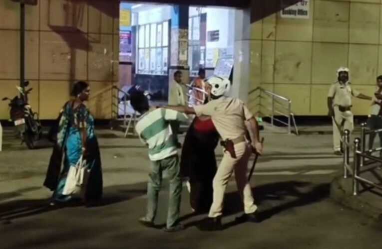 धनबाद में छेड़खानी करने वाले मनचलों की पुलिस ने की जमकर धुनाई, महिला सुरक्षा को लेकर पुलिस की तत्परता की सराहना