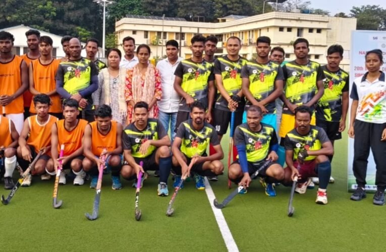 20वीं मेजर ध्यानचंद सिमडेगा जिला स्तरीय सीनियर हॉकी चैंपियनशिप 2025: दूसरे दिन संत जेवियर कॉलेज और डिफेंस कॉलोनी की जीत