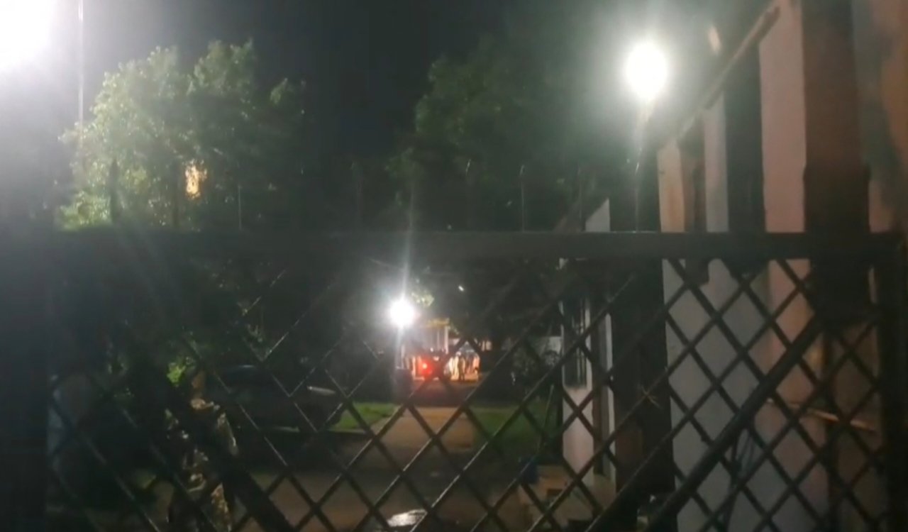 सरायकेला मंडल कारा में देर रात पुलिस की औचक छापेमारी, कैदियों में हड़कंप 4 20250831 115508