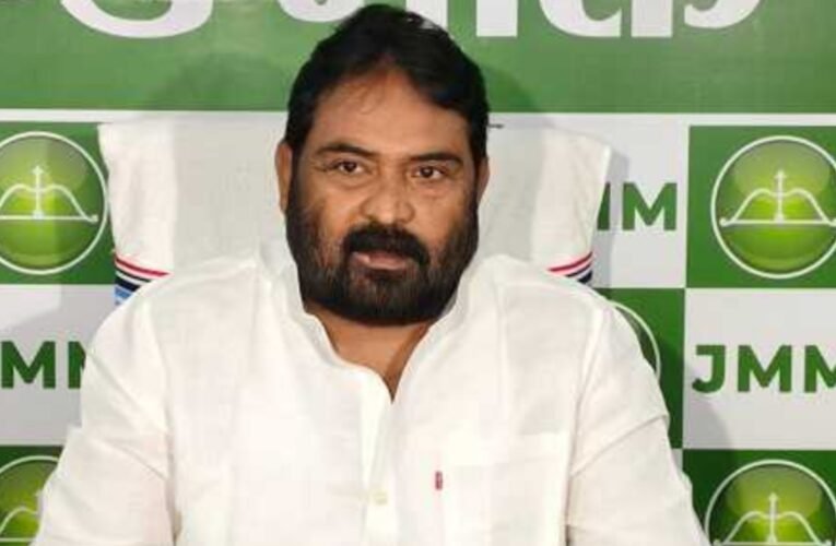 पटना में वोटर अधिकार यात्रा: राहुल गांधी के साथ हेमंत सोरेन, इंडिया गठबंधन की एकता का होगा प्रदर्शन