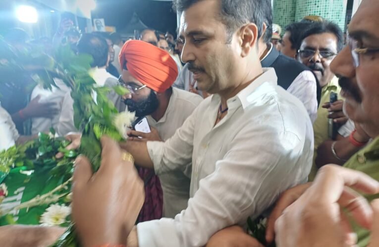 एक युग का अवसान : सुदेश महतो का गुरुजी को श्रद्धांजलि।