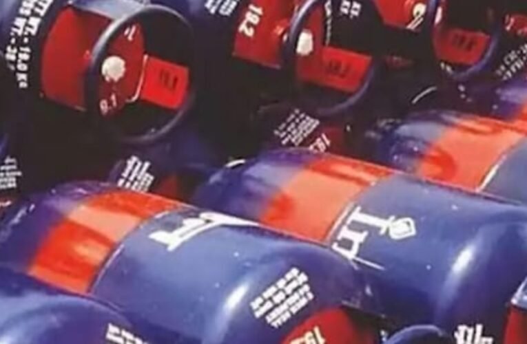 एलपीजी गैस सिलेंडर हुआ सस्ता: सितंबर 2025 में 19 किलो वाले कॉमर्शियल सिलेंडर की कीमत में 51.50 रुपये की कटौती