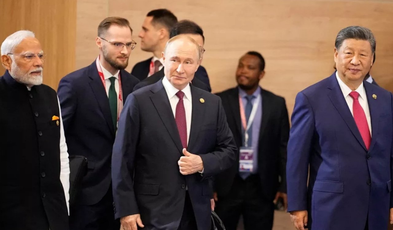 एससीओ शिखर सम्मेलन 2025: तियानजिन में शुरू हुई बैठक, पीएम मोदी, शी जिनपिंग और पुतिन मौजूद 20250901_082919