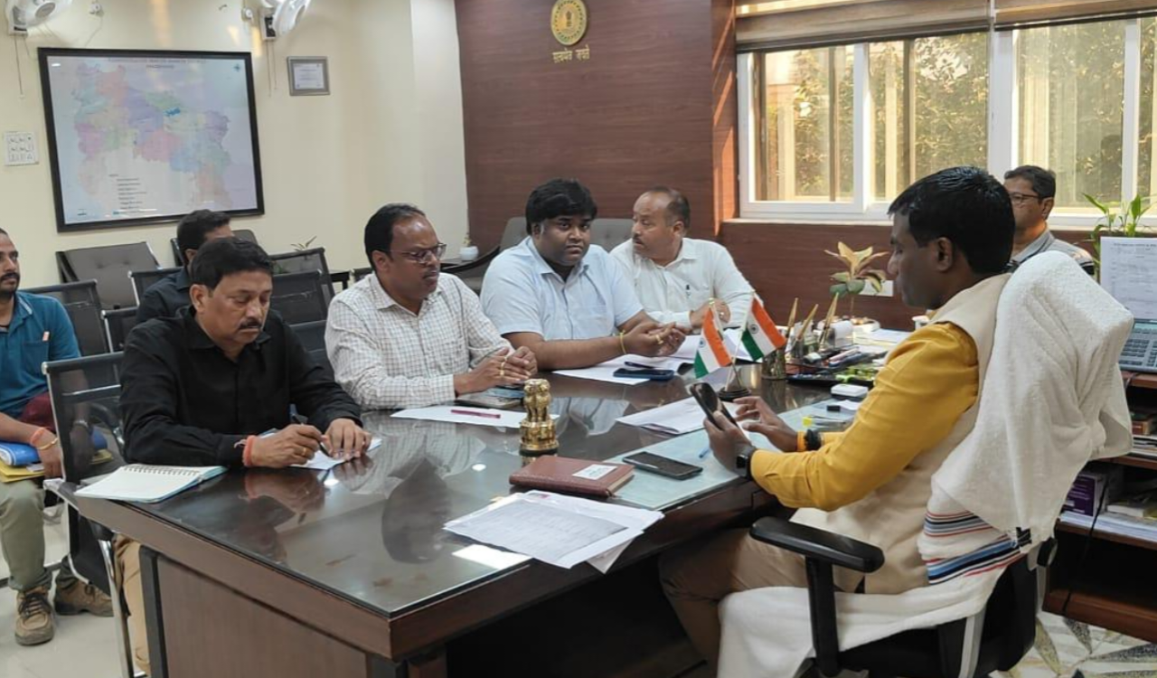रांची में दुर्गापूजा की तैयारी को लेकर उपायुक्त की अध्यक्षता में हुई महत्वपूर्ण बैठक 3 20250906 201110