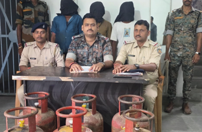 हजारीबाग पुलिस की बड़ी कार्रवाई: गैस सिलेंडर चोरी के मामले में तीन गिरफ्तार, 6 सिलेंडर बरामद