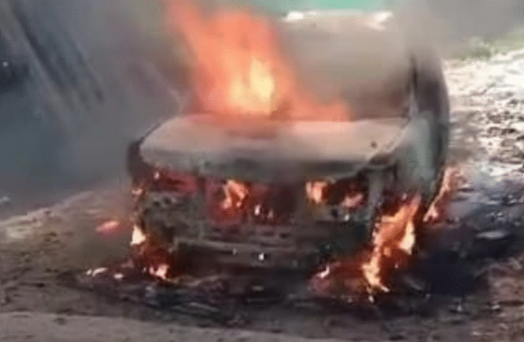 रांची में जमीन विवाद को लेकर बवाल, वाहन में लगाई आग, पुलिस ने संभाला मोर्चा