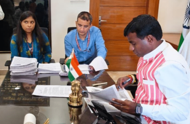 जनता दरबार में लौटी परिवार की मुस्कान: दस साल बाद मिला जमीन का लाभ, सक्सेशन म्यूटेशन मिनटों में पूरा