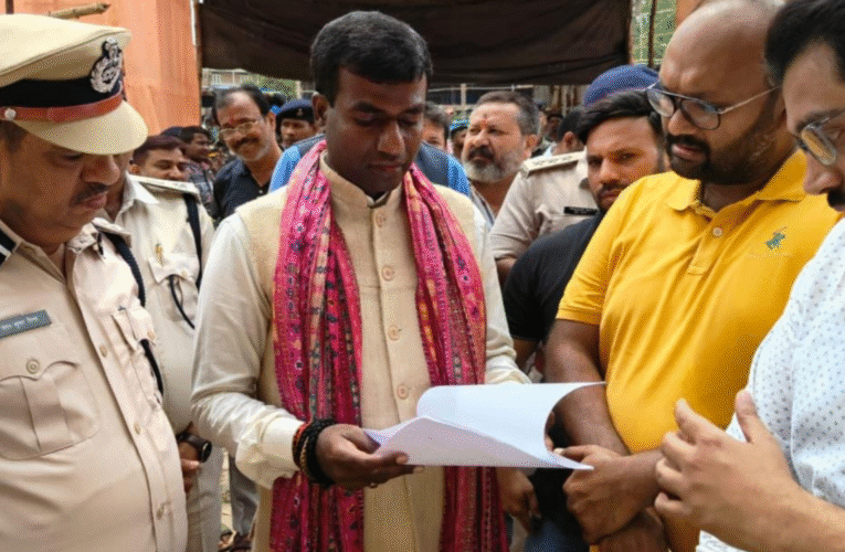 रांची जिला प्रशासन ने दुर्गा पूजा की तैयारियों का लिया जायजा, सुरक्षा और सुविधा पर विशेष ध्यान