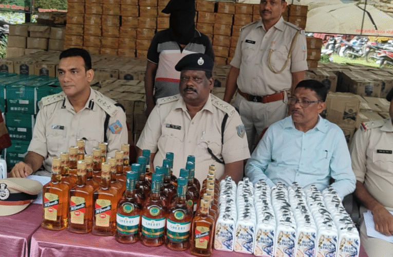 सिमडेगा पुलिस की बड़ी कामयाबी: बिहार विधानसभा चुनाव को प्रभावित करने वाली एक करोड़ की अवैध शराब जब्त, एक गिरफ्तार