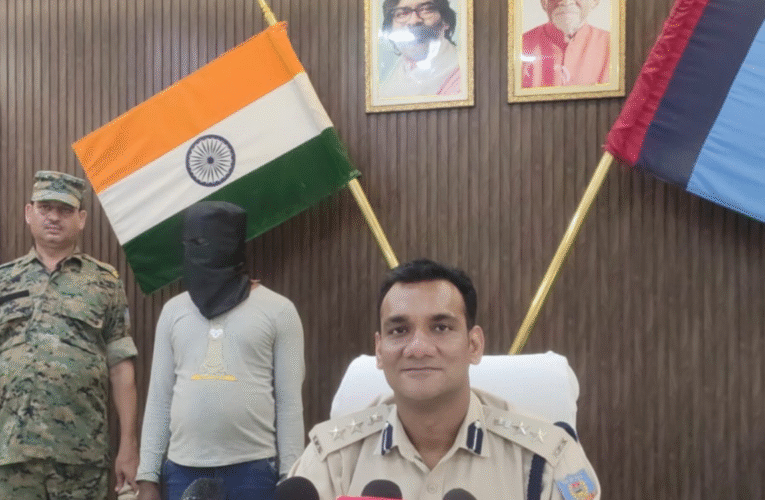 सिमडेगा पुलिस ने 12 साल से फरार लाल वारंटी को दबोचा, ऑपरेशन रेड हंट में 30वां अपराधी जेल भेजा