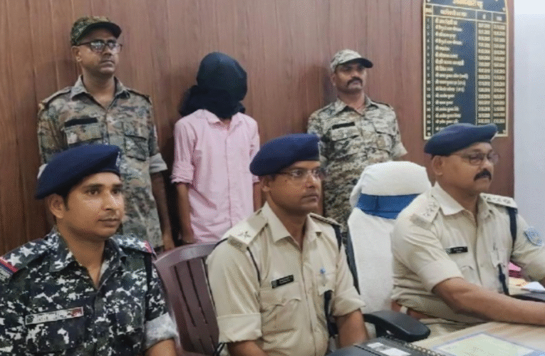 पाकुड़ पुलिस ने मादक पदार्थ के साथ एक व्यक्ति को किया गिरफ्तार, 2.28 ग्राम ब्राउन शुगर और अपाची मोटरसाइकिल जब्त