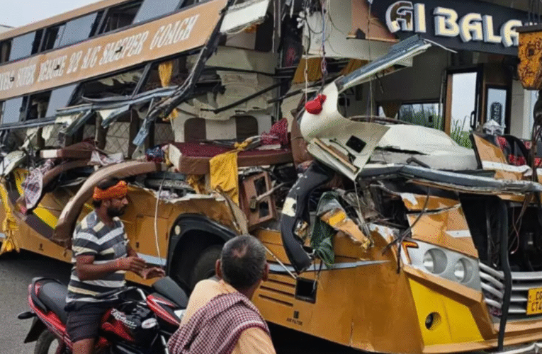 जौनपुर में भीषण सड़क हादसा: अयोध्या दर्शन के बाद काशी जा रही छत्तीसगढ़ के श्रद्धालुओं से भरी बस ट्रेलर से टकराई, 4 की मौत, 9 गंभीर रूप से घायल