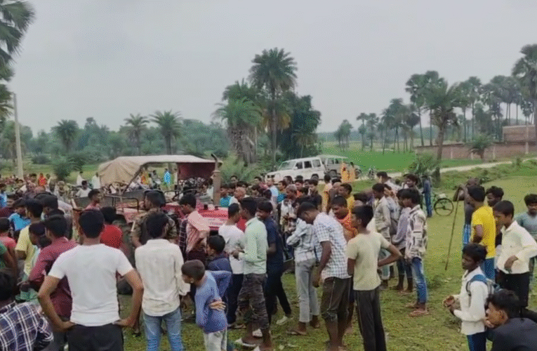 चतरा में बालू माफियाओं का कहर: जप्त ट्रैक्टर से चौकीदार को कुचला, दोनों पैर टूटे, चालक फरार