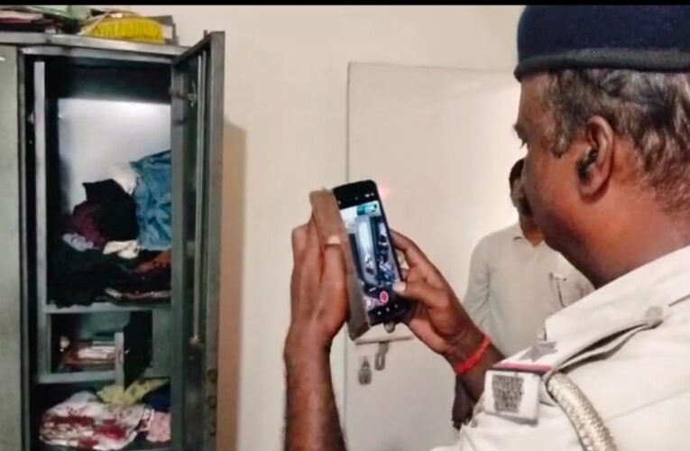 जमशेदपुर में दिनदहाड़े चोरी: कारोबारी के फ्लैट से 10 लाख के जेवरात-नगदी गायब, पुलिस जांच शुरू