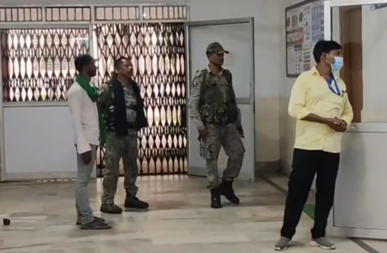 प्रेम-प्रसंग में खूनी खेल: शादीशुदा प्रेमी पर प्रेमिका ने चाकू से किया जानलेवा हमला