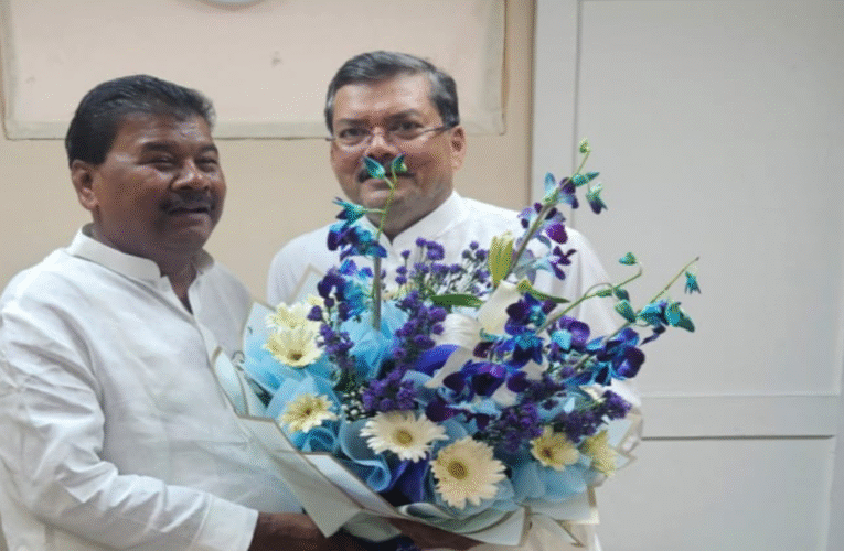 दिल्ली में बंधु तिर्की की मुकुल वासनिक से मुलाकात, झारखंड दौरे का दिया निमंत्रण