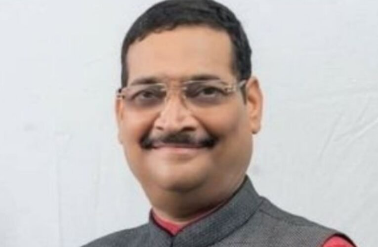 रांची/हटिया से नई रेल सेवाओं की मांग: सांसद दीपक प्रकाश ने रेल प्रबंधक को लिखा पत्र