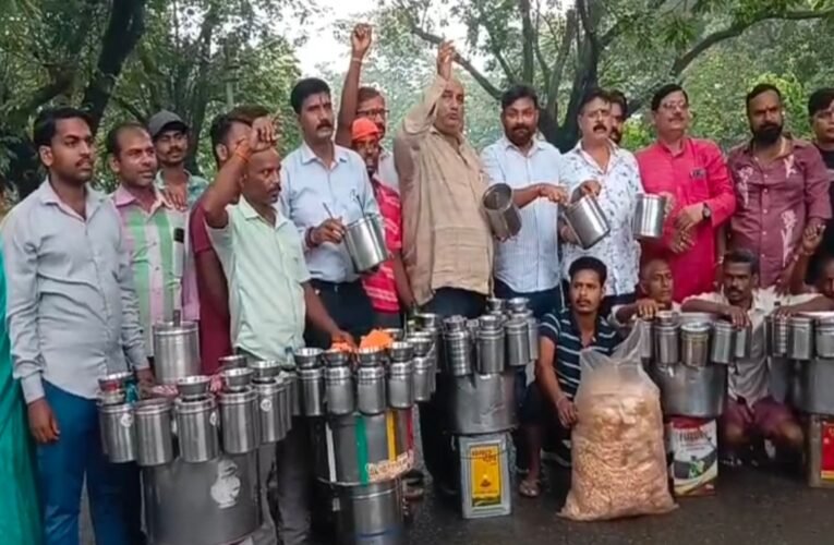 जमशेदपुर: जुबिली पार्क में झाल मुढ़ी विक्रेताओं की पुकार, कौन सुनेगा इन गरीबो की आवाज ,जुस्को की कार्रवाई पर मचा बवाल