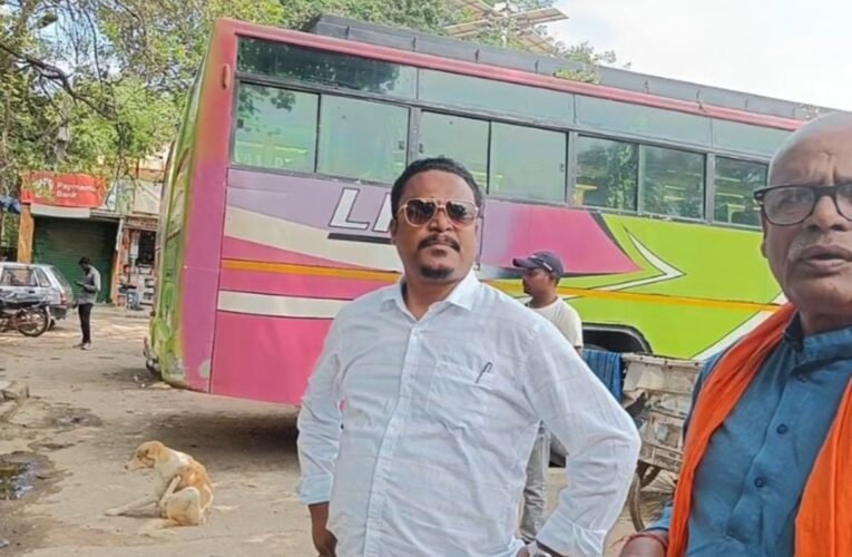 सिमडेगा के वीर शहीद तेलंगा खड़िया बस स्टैंड में समस्याओं का पहाड़: यात्रियों को नर्क जैसी सुविधाएं