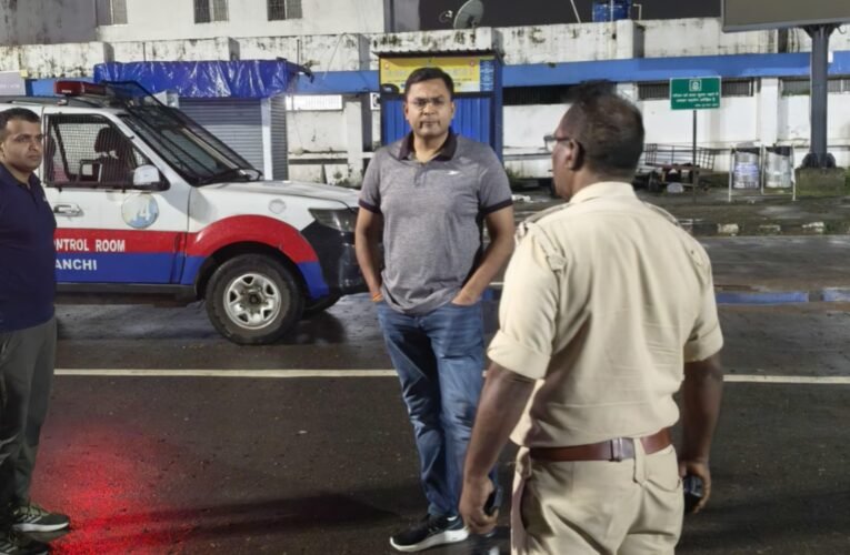 एसएसपी राकेश रंजन ने देर रात किया सुरक्षा व्यवस्था का औचक निरीक्षण, पुलिसकर्मियों को दिए सख्त निर्देश