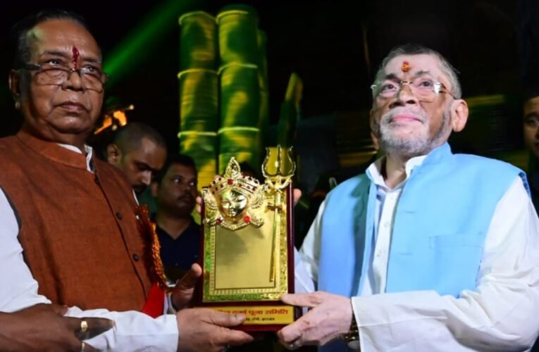 राज्यपाल ने दुर्गा पूजा पंडाल का किया उद्घाटन, दी नवरात्रि की शुभकामनाएं