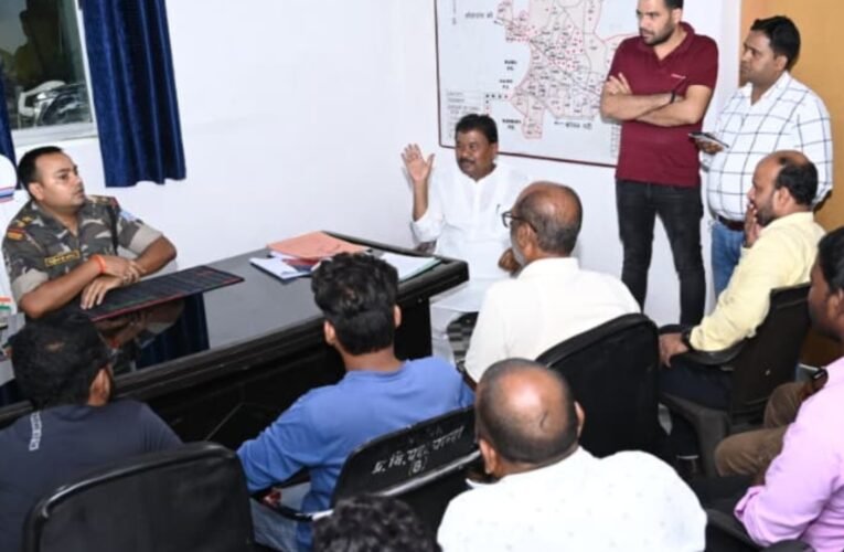 शांति समिति की बैठक में बोले बंधु तिर्की: दुर्गा पूजा में सुरक्षा और स्वच्छता पर विशेष ध्यान दें