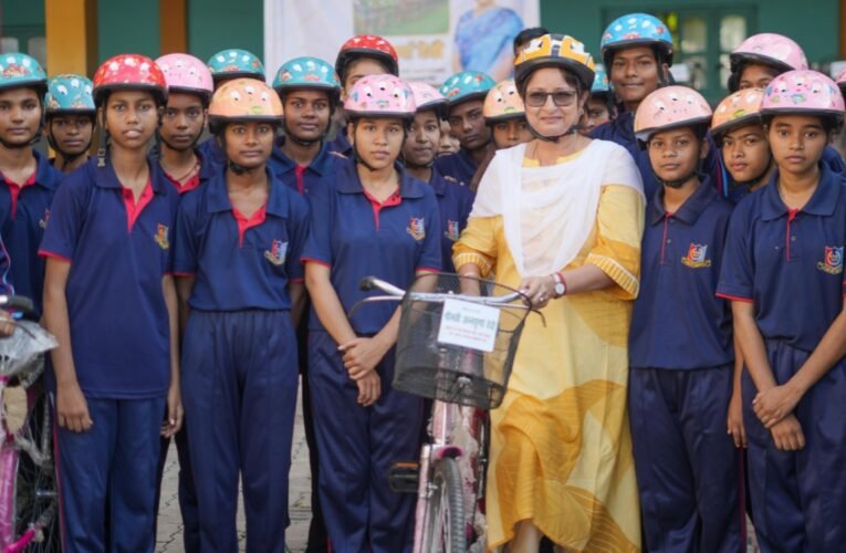 कोडरमा सांसद खेल महोत्सव 2025: साइक्लोथॉन और फुटबॉल के साथ शानदार शुरुआत