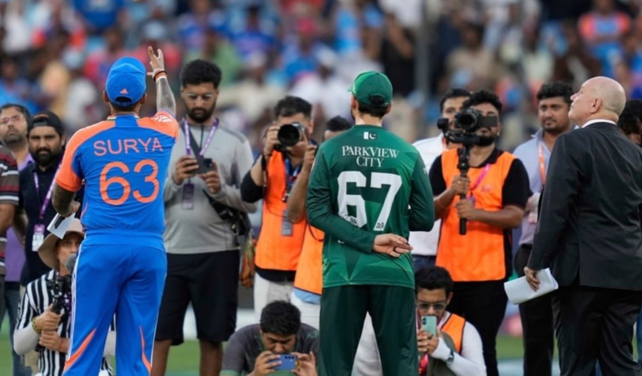 एशिया कप 2025 फाइनल: भारत ने टॉस जीतकर चुनी गेंदबाजी, टीम में तीन बड़े बदलाव 5 20250928 194815