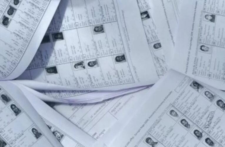 बिहार विधानसभा चुनाव 2025: विशेष गहन पुनरीक्षण के बाद चुनाव आयोग ने जारी की अंतिम मतदाता सूची, वेबसाइट पर उपलब्ध