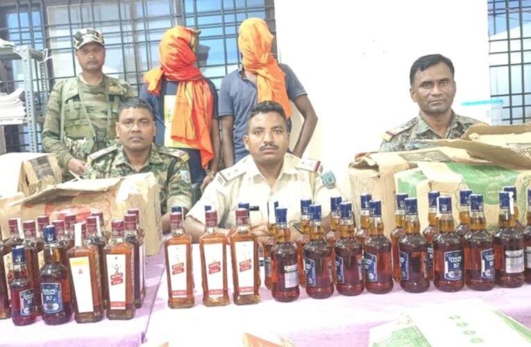 पलामू पुलिस ने अवैध शराब तस्करी का किया भंडाफोड़, दो गिरफ्तार, भारी मात्रा में विदेशी शराब बरामद