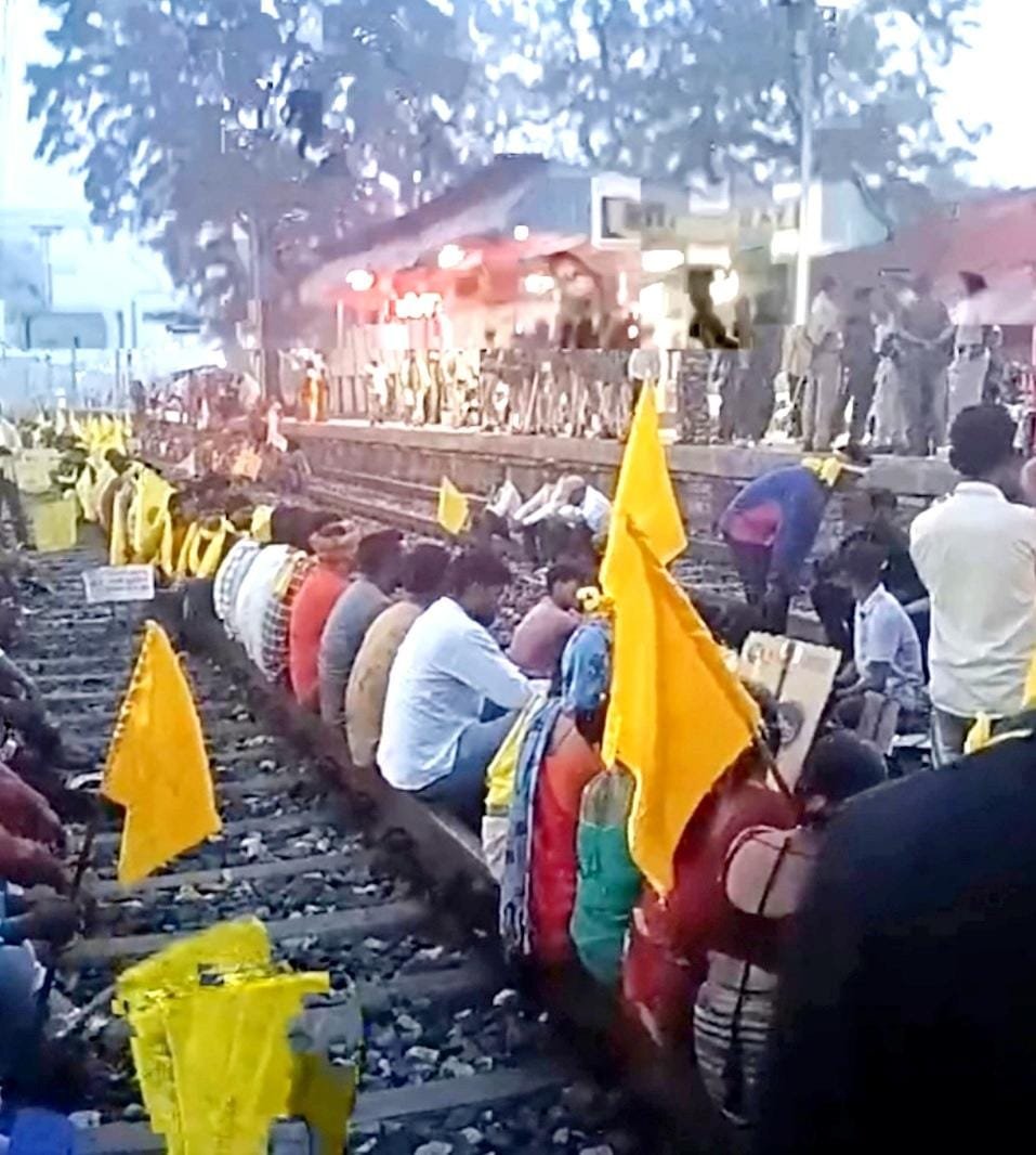 Rail Teka Dahar Chheka movement started, Kudmi adamant on demand of tribal status