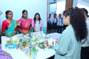 रांची: विधायक कल्पना सोरेन ने संत जेवियर्स स्कूल में आर्ट और साइंस एग्जीबिशन का किया अवलोकन 8 IMG 20250927 WA0012