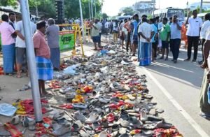 आखिर कौन है 39 निर्दोष लोगों की मौत का जिम्मेवार ? तमिलनाडु के करूर में एक्टर विजय की रैली में भगदड़ में 39 की मौत, 51 घायल , विजय ने की मृतक के लिए 20 लाख मुआवजे की घोषणा, सिर्फ टिवीके नेताओं पर FIR क्यों , विजय को क्यों बचाया जा रहा ? 6 Screenshot 20250928 124227