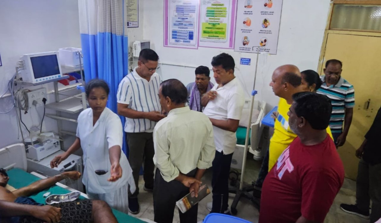 तुमडेगी चर्च में लूटपाट और मारपीट: 12 नकाबपोश अपराधियों ने दो पुरोहितों पर किया हमला, लाखों रुपये लेकर फरार 6 20251001 083134