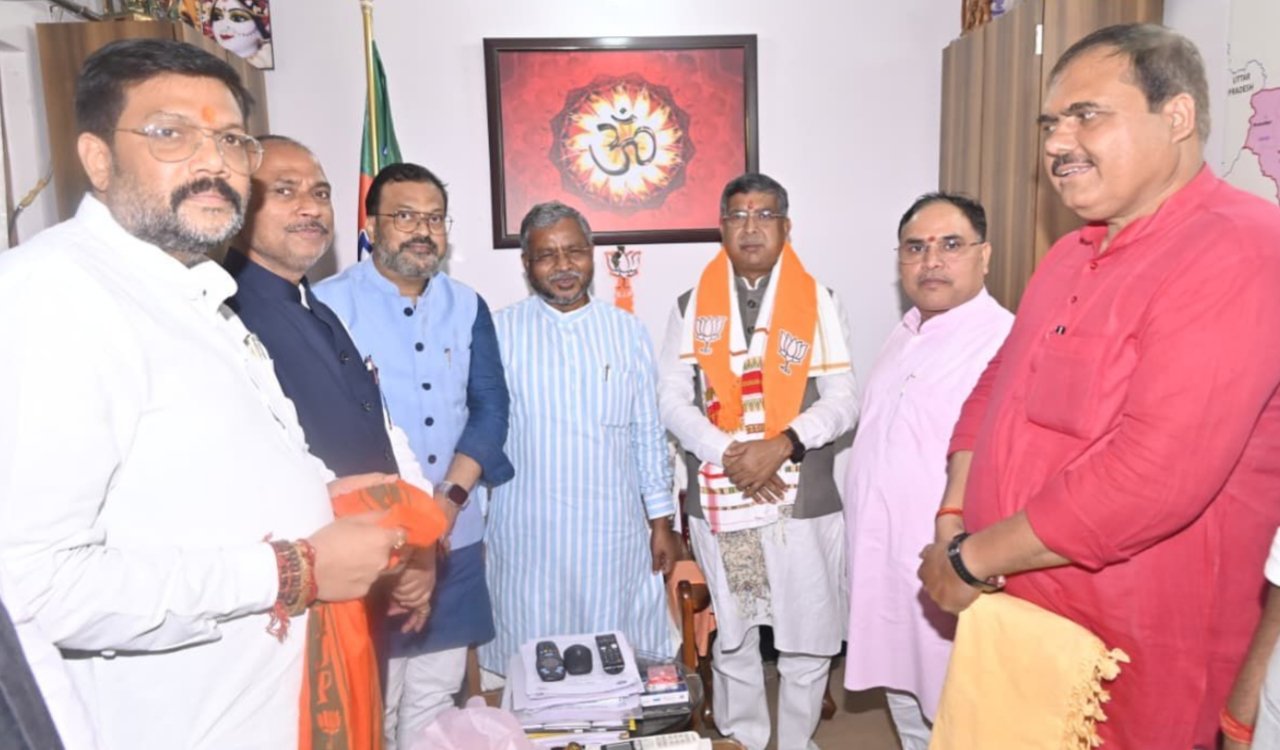 झारखंड भाजपा के नए कार्यकारी अध्यक्ष बने सांसद आदित्य साहू, प्रदेश कार्यालय में जोरदार स्वागत 20251003_185721