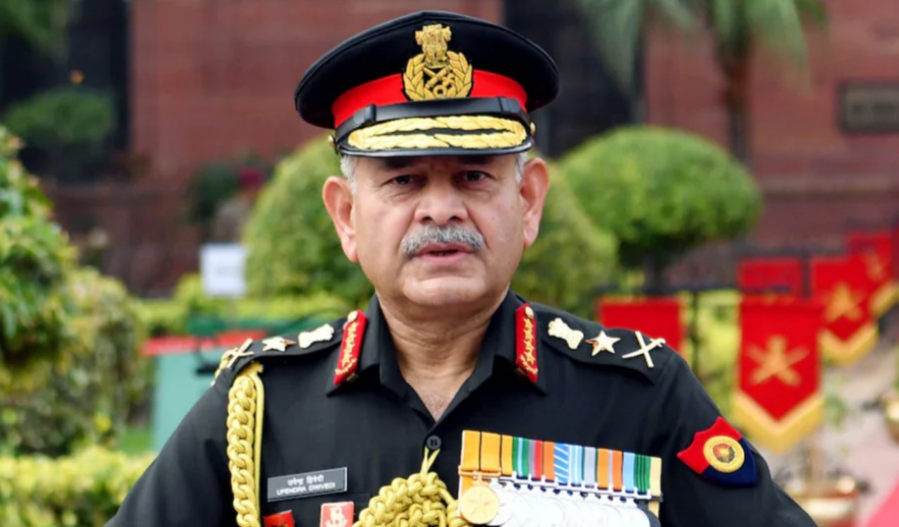 राजस्थान के अनूपगढ़ में आर्मी चीफ का पाकिस्तान को कड़ा संदेश: 'दहशतगर्दी बंद करो, वरना नक्शे से मिट जाएंगे' 3 20251003 205352