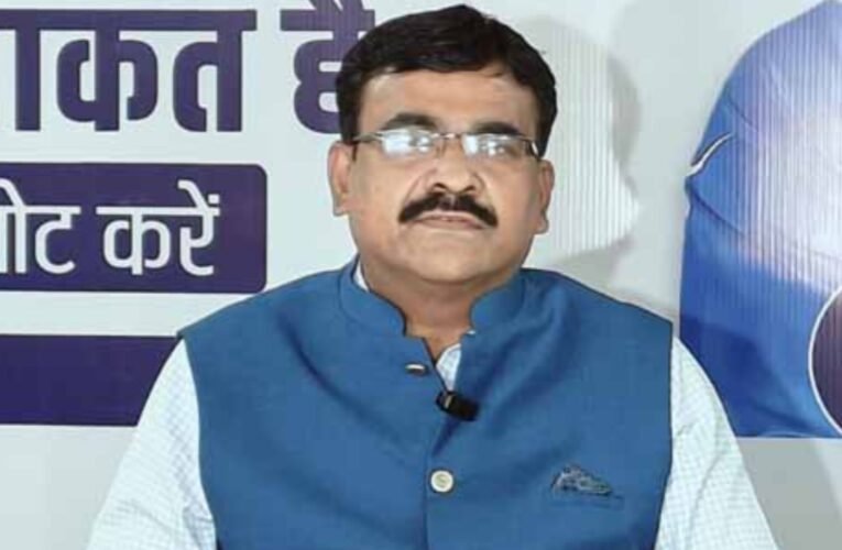 सात पंजीकृत गैर-मान्यता प्राप्त राजनीतिक दलों को कारण बताओ नोटिस जारी