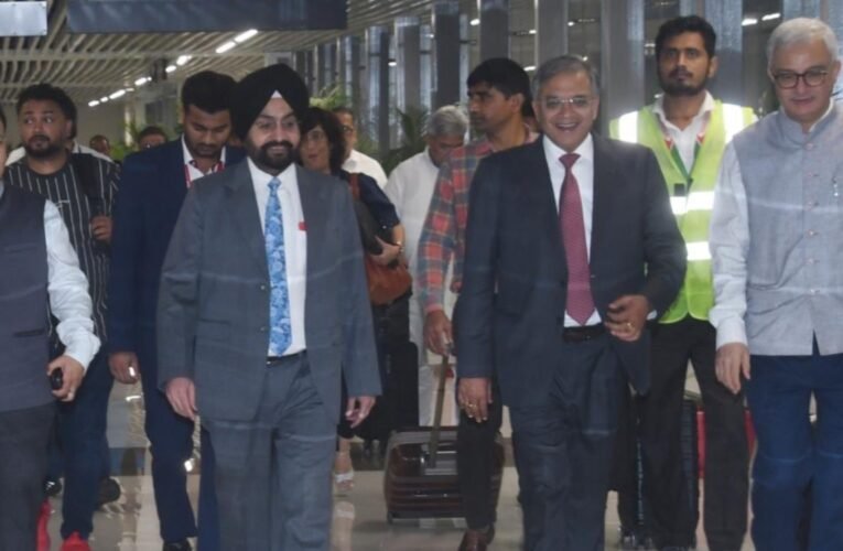 बिहार विधानसभा चुनाव 2025: मुख्य चुनाव आयुक्त की अगुवाई में ईसीआई टीम पटना पहुंची, तैयारियों की समीक्षा के लिए दो दिवसीय दौरा